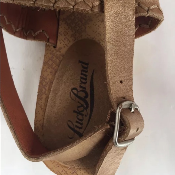 COPY - Lucky Brand Idaho Women tan  Leather Flat Strappy Sandals Sz 6 - Picture 9 of 9